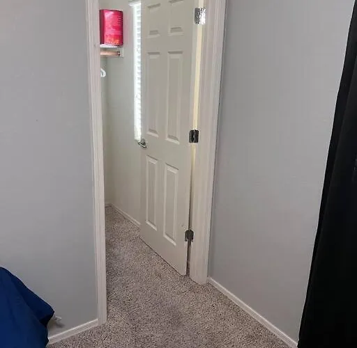Welcome To Our Charming In Goodyear, Az! Holiday home
