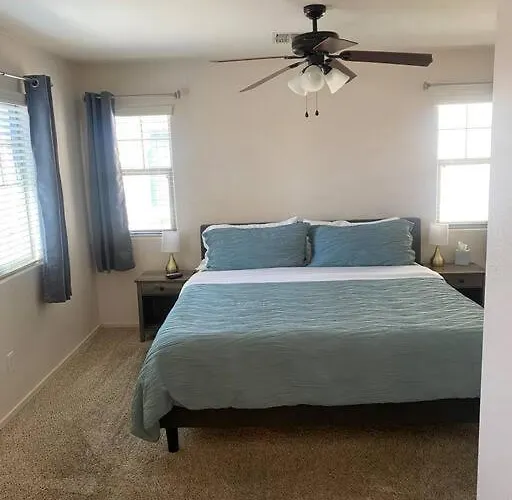 Welcome To Our Charming In Goodyear, Az! Holiday home