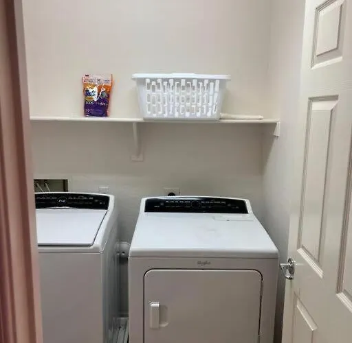 Welcome To Our Charming In Goodyear, Az! Holiday home